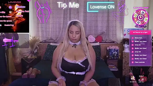 Snapshot of LaReineCleo chatting on 02/20/26, 11:00 LaReineCleo online show from 02/20/26, 11:00