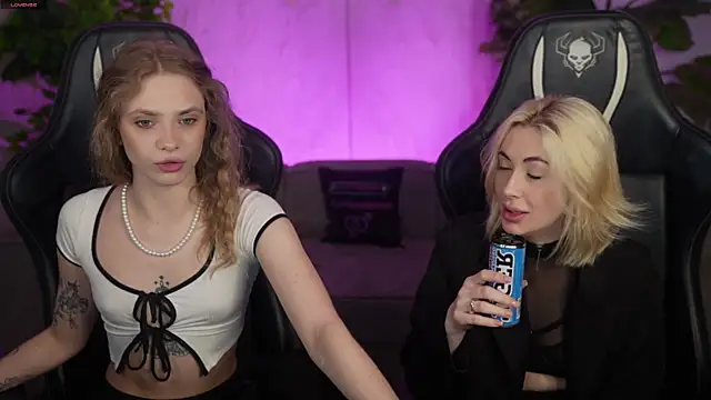 Kara cat online show from 04/20/26, 10:29