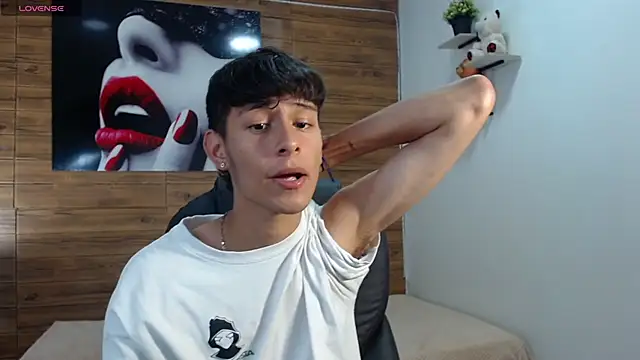 Snapshot of DraxBlade09 chatting on 11/19/25, 03:12 DraxBlade09 online show from 11/19/25, 03:12