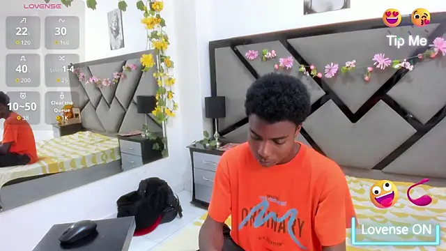 NoahJhonson69 online show from 04/13/26, 12:10