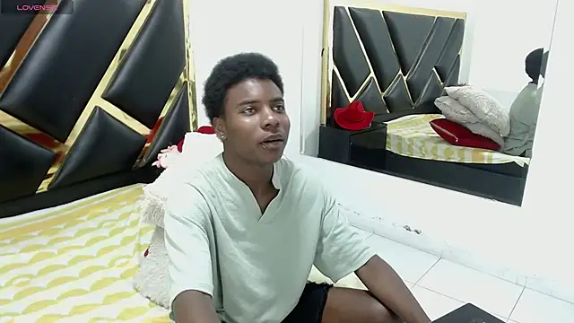 NoahJhonson69 online show from 04/19/26, 11:31