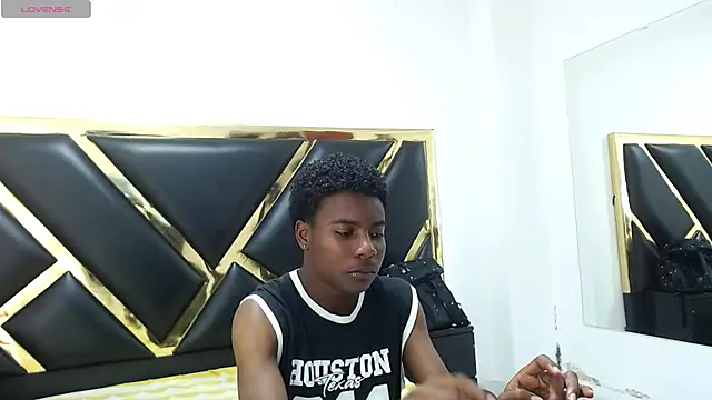 NoahJhonson69 online show from 04/24/26, 11:34