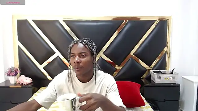 NoahJhonson69 online show from 06/04/26, 11:27