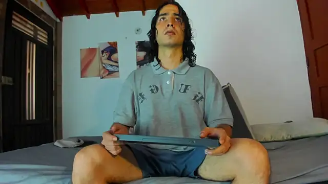 Snapshot of Jave_rave chatting on 06/16/26, 12:19 Jave rave online show from 06/16/26, 12:19