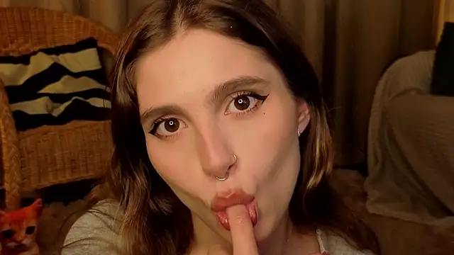RozanneJordan online show from 05/18/26, 06:03