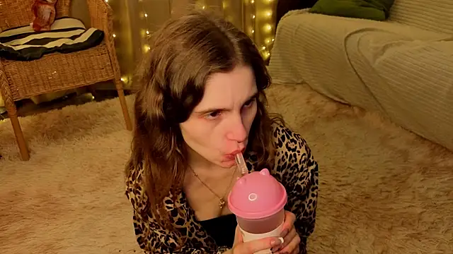 RozanneJordan online show from 06/05/26, 05:18