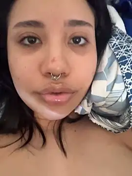 emy eviee online show from 04/11/26, 08:35