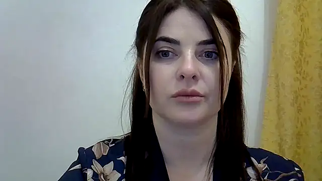 Snapshot of Darkroseq chatting on 12/20/25, 05:09 Darkroseq online show from 12/20/25, 05:09