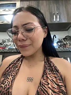 Snapshot of Megan_Ivy chatting on 04/25/26, 01:41 Megan Ivy online show from 04/25/26, 01:41