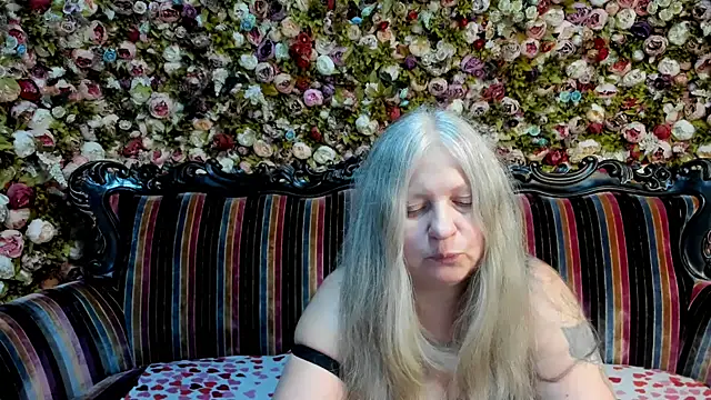 mariabelladonna online show from 11/28/25, 10:12