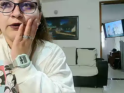 Snapshot of LexieNatty chatting on 11/19/25, 07:36 LexieNatty online show from 11/19/25, 07:36