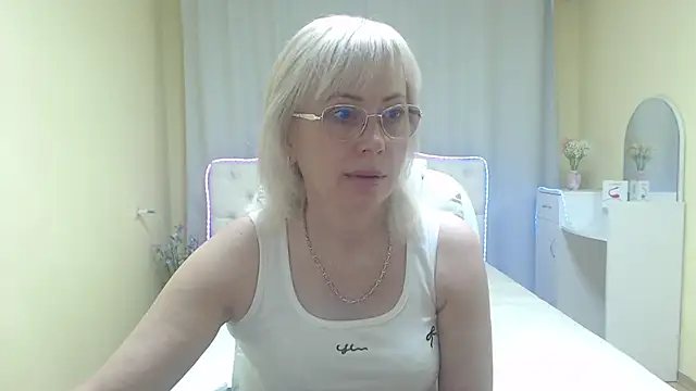 Snapshot of LaurenWishy chatting on 05/23/26, 05:12 LaurenWishy online show from 05/23/26, 05:12