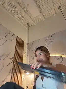 IsabelaStefano online show from 12/22/25, 03:25