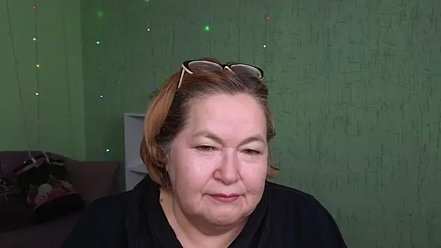 Nola Nektar online show from 11/19/25, 06:02