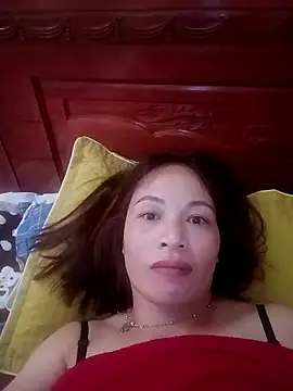 Snapshot of Stella-456 chatting on 11/26/25, 01:28 Stella-456 online show from 11/26/25, 01:28