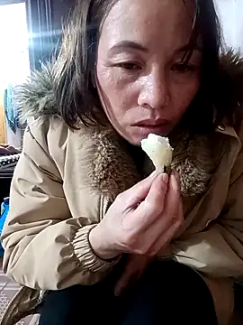 Snapshot of Stella-456 chatting on 12/22/25, 04:26 Stella-456 online show from 12/22/25, 04:26