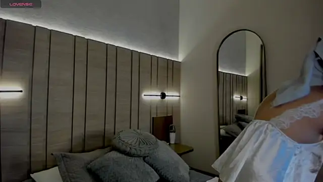 Zoe Mendez online show from 11/27/25, 03:30