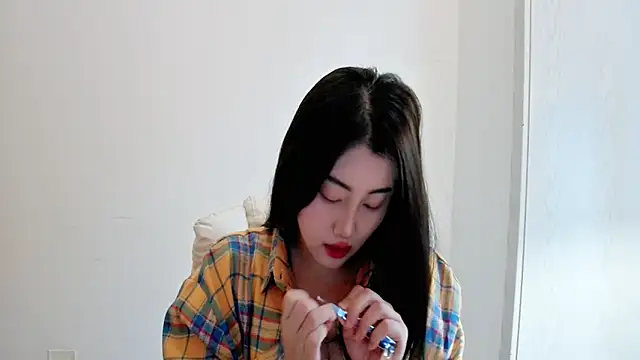 XIAOFENG-2025 online show from 12/15/25, 06:17