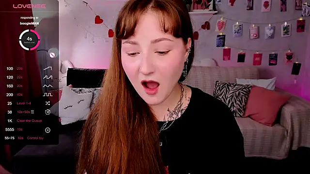 Snapshot of velvet_cherry_ chatting on 07/05/26, 09:05 velvet cherry online show from 07/05/26, 09:05