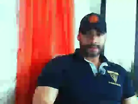 Snapshot of musclehetero chatting on 05/16/26, 08:07 musclehetero online show from 05/16/26, 08:07