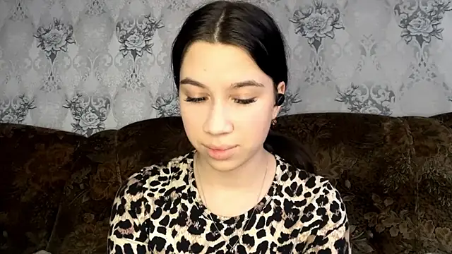 DebbiGoodknight online show from 12/16/25, 09:47