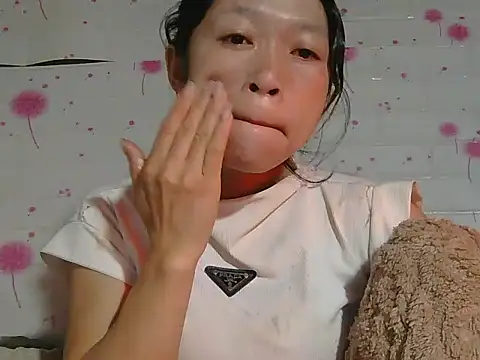 Snapshot of Kim_mon chatting on 12/14/25, 11:53 Kim mon online show from 12/14/25, 11:53