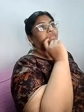 Riya-mallus online show from 11/24/25, 08:14