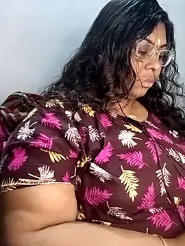 Riya-mallus online show from 11/25/25, 03:23