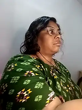 Riya-mallus online show from 11/26/25, 03:13