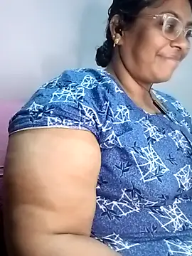 Riya-mallus online show from 11/29/25, 07:28