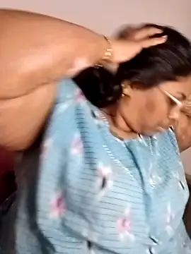 Riya-mallus online show from 12/01/25, 06:40