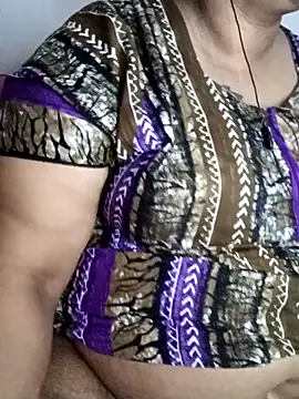 Riya-mallus online show from 12/05/25, 04:43