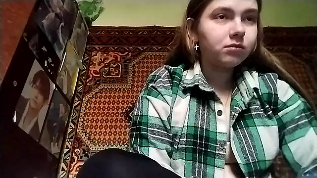 KikiBang online show from 11/30/25, 08:18