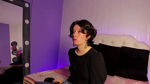 CoralAndOcean  online show from 12/04/25, 12:47