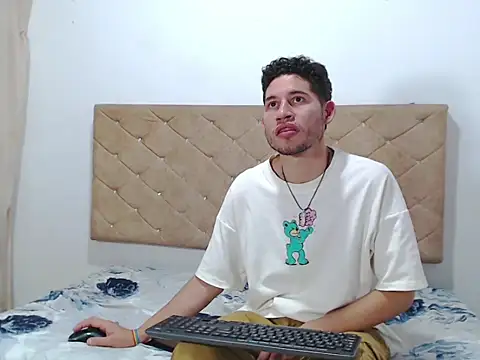 crissex3 online show from 02/10/26, 08:02