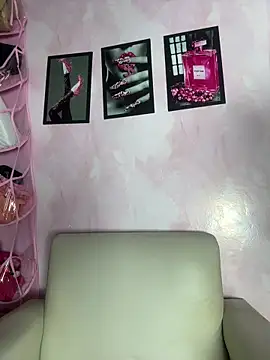 melyssaa23 online show from 04/07/26, 01:28