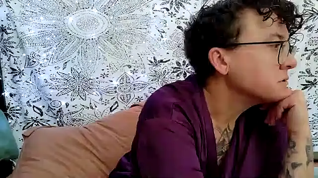 sareberr420 online show from 02/01/26, 02:59