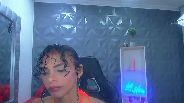 becky lynch 102 online show from 02/16/26, 05:09