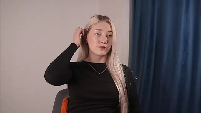 AngelitaLepp online show from 11/21/25, 04:44