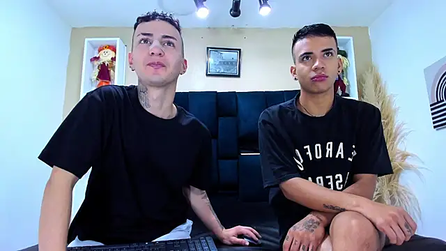 DamianAndMAximoo online show from 12/03/25, 11:52