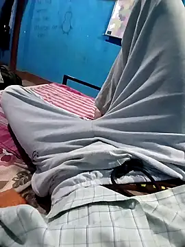 vaasuboy01 online show from 04/18/26, 07:07