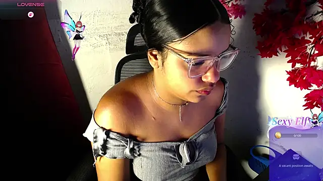 Snapshot of chleo_rosse chatting on 07/23/26, 02:04 chleo rosse online show from 07/23/26, 02:04
