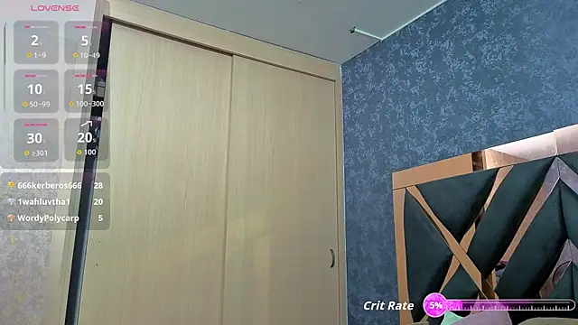Snapshot of alicee_foox chatting on 06/05/26, 06:57 alicee foox online show from 06/05/26, 06:57