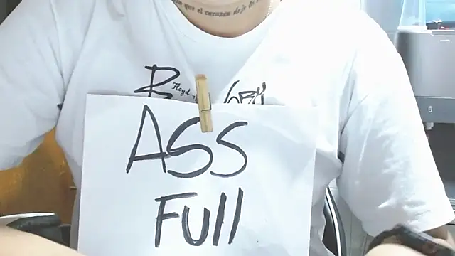 Snapshot of SLUT_MESSY_DIRTY chatting on 11/19/25, 09:59 SLUT MESSY DIRTY online show from 11/19/25, 09:59