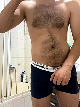 Snapshot of metro-2034 chatting on 11/21/25, 12:43 metro-2034 online show from 11/21/25, 12:43