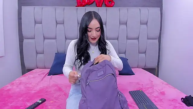 Snapshot of Sarita_Ass chatting on 05/17/26, 05:05 Sarita Ass online show from 05/17/26, 05:05