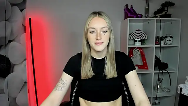 EvelynBlond online show from 02/09/26, 01:37