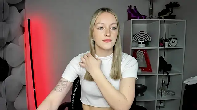 EvelynBlond online show from 02/13/26, 10:22