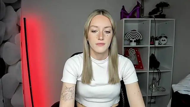 EvelynBlond online show from 02/17/26, 01:29