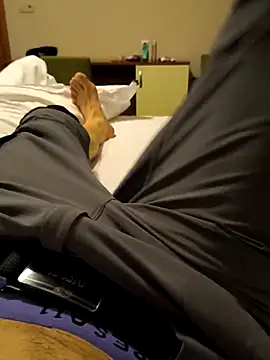 00x0x00 online show from 04/20/26, 07:04